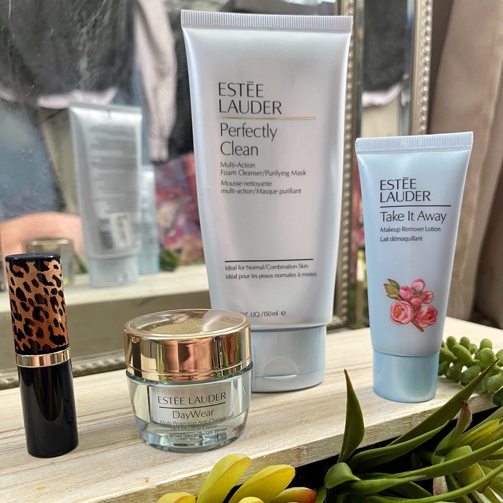 Eatee Lauder Perfectly Clean and Gift 💕